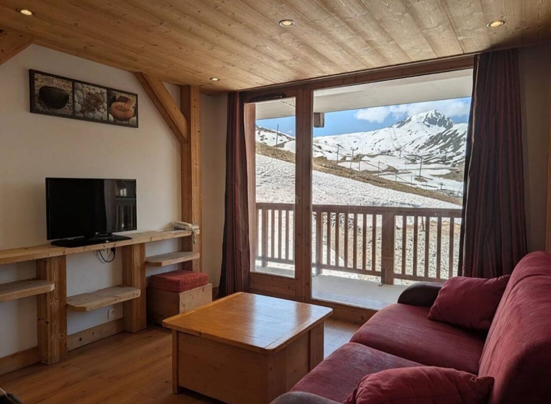 Alpine 1-Bedroom Apartment · Arc 2000 · Mountain Views — 1-bedroom mountain apartment rental in Arc 2000, Les Arcs, French Alps